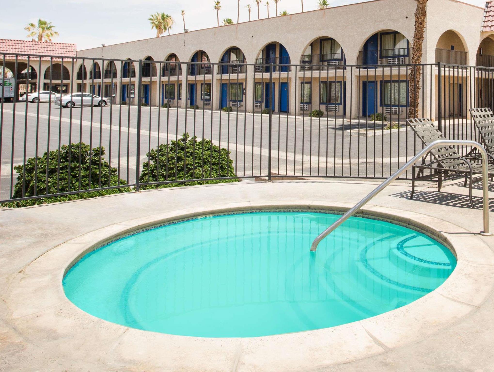 Travelodge By Wyndham Indio Exteriör bild