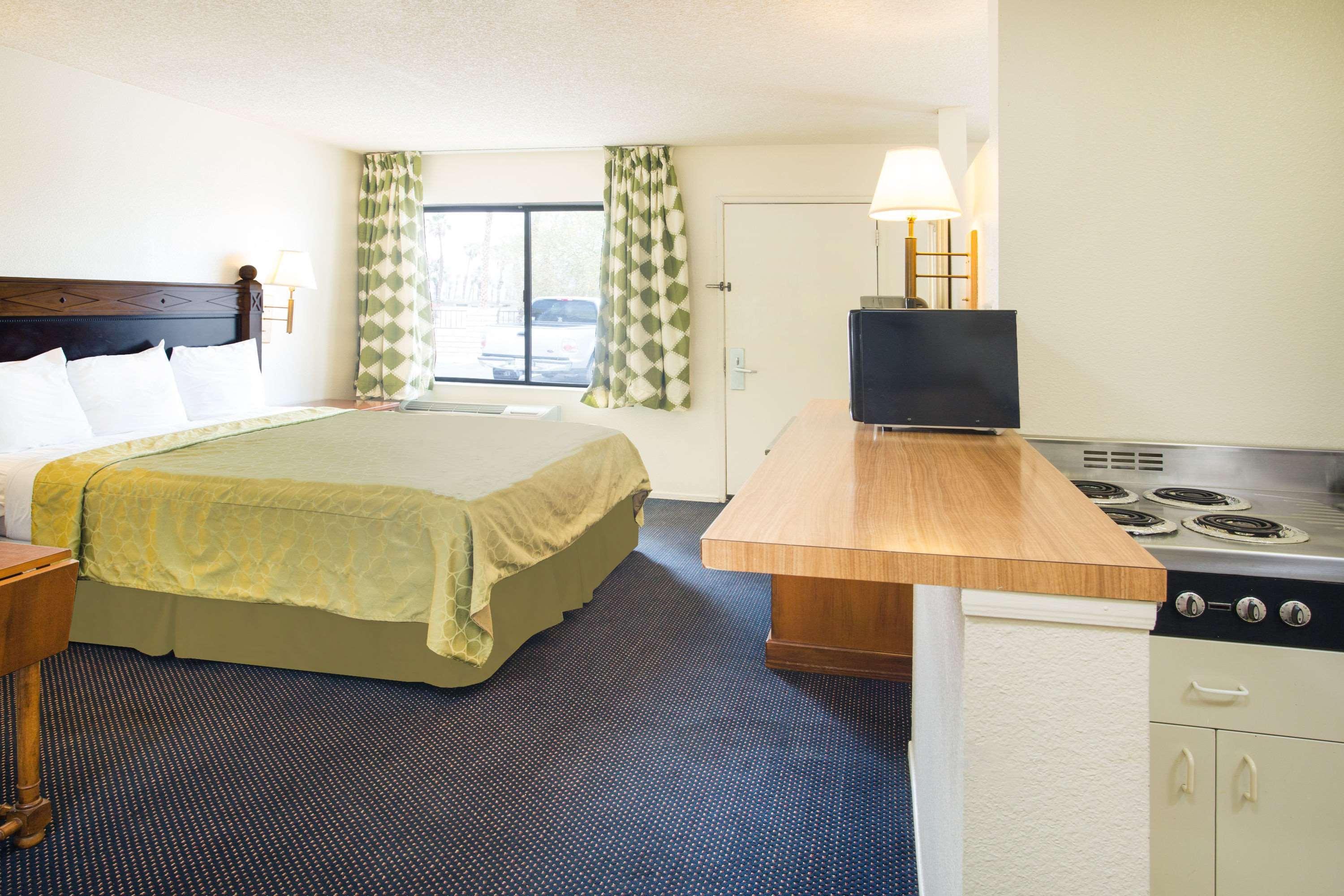 Travelodge By Wyndham Indio Exteriör bild